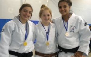 Nos cadettes "ajacciennes" championnes UNSS 2010.