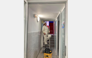 PEINTURE COULOIR ET VESTIAIRE HOMMES : 