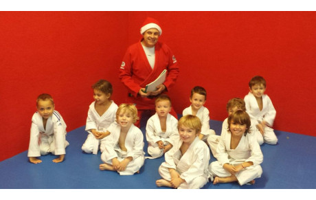 Le &quot;Prof Noël&quot; au cours Eveil 