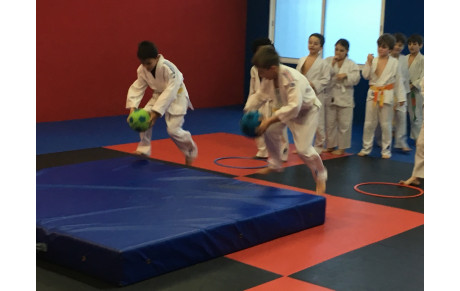 Apprentissage ludique des chutes :