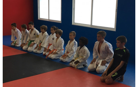 COURS des BENJAMINS-MINIMES un PEU PLUS CALME :