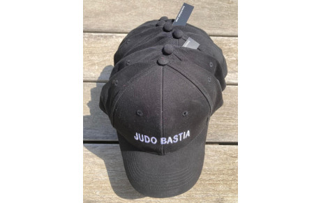Les nouvelles casquettes :