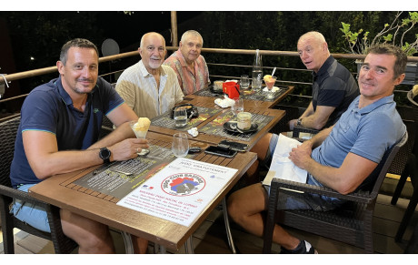 DÎNER DE TRAVAIL AVANT LA REPRISE :