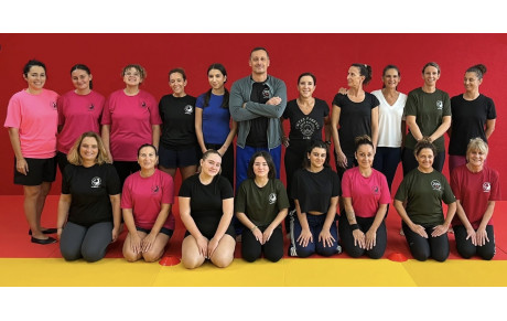 LES DAMES DE PLUS EN PLUS NOMBREUSES À LEUR COURS DE SELF-DÉFENSE :