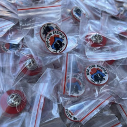 NOS PIN’S SONT ARRIVÉS
